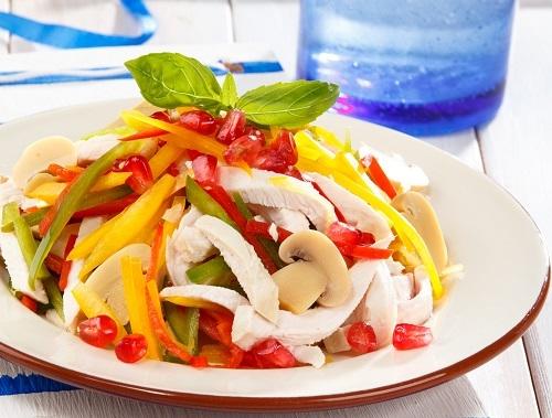 Легкие салаты на праздник, которые не испортят талию — вкусные рецепты